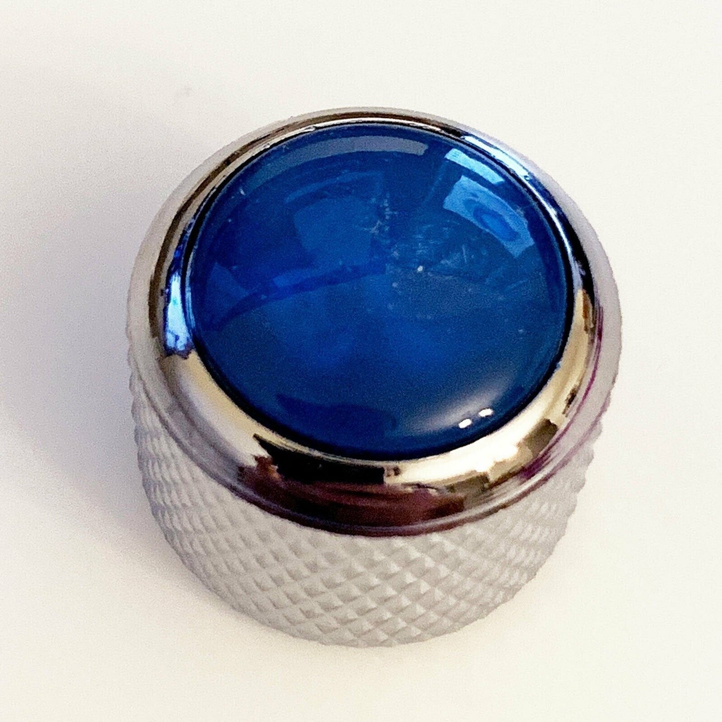 NEW (1) Q-Parts Guitar Knob CHROME w/ ACRYLIC AQUA PEARL on Dome KCD-0071