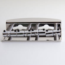 Load image into Gallery viewer, Hipshot 4-String Vintage Bass Bridge .669&quot; String Spacing Quick Load - STAINLESS